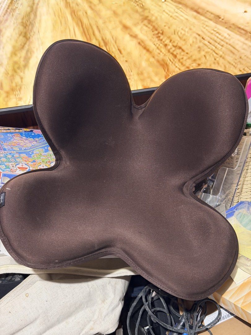 DARK BROWN EXCELLENT POSTURE SEAT (Category: Braces, Support & Protection) located in Sablan. Submitted by gongonshelley12 (Listing ID 1450717295, Image 2). Description: 450 ONLY DARK BROWN IN ACTUAL POSTURE SEAT SUPER EXCELLENT.