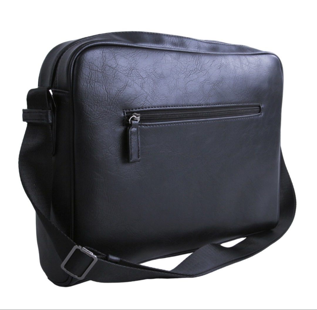 David Jones Black Shoulder Bag (Category: Luxury Bags & Wallets) located in Mexico. Submitted by 3everything (Listing ID 1450721664, Image 2). Description: - Brand: David Jones - Color: Black - Exterior: Front zip pocket - Interior: Main compartment with internal pockets and laptop compartment - Strap: Adjustable - Ideal for: Daily use, travel - Condition: Clean interior Location Pampanga .