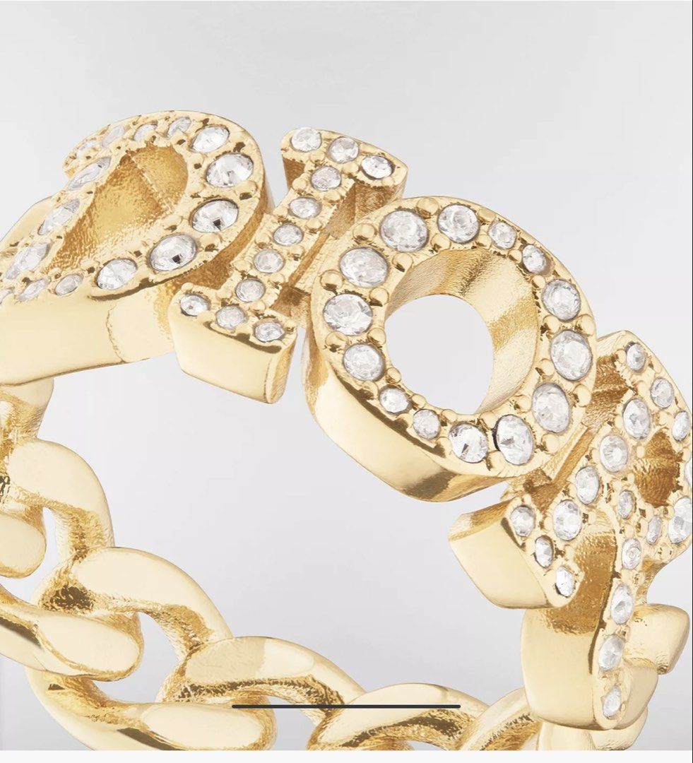 Dior evolution ring 戒指 （分類：戒指）位於 Hong Kong。 由 frenchkitty_025 提交（商品編號 1450582496，圖片 9）。簡介： 全新購自專門店，有齊包裝，有單 可以送禮或自用 M size 。