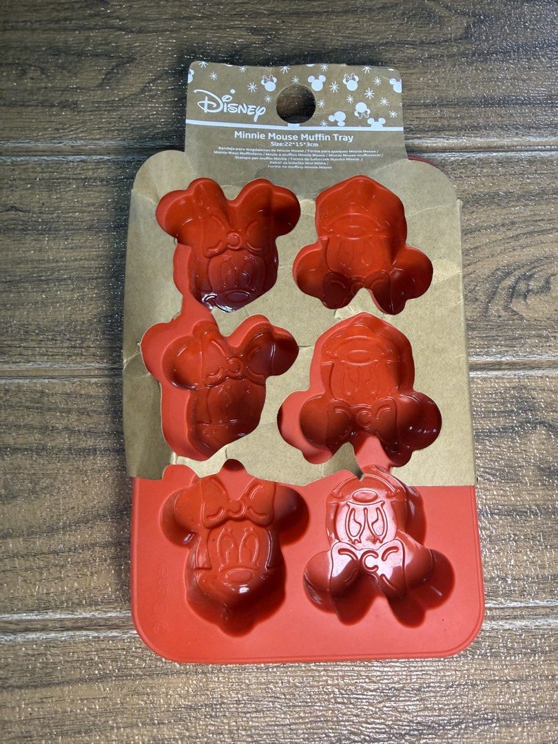 Disney Minnie Mouse Muffin Tray (Category: Bakeware) located in Quezon City. Submitted by fashionifywardrobe8899 (Listing ID 1450571609, Image 2). Description: .