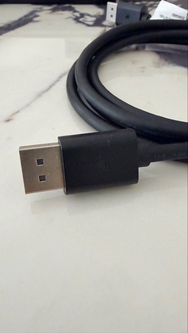 DisplayPort-to-DisplayPort cable513511313344440321