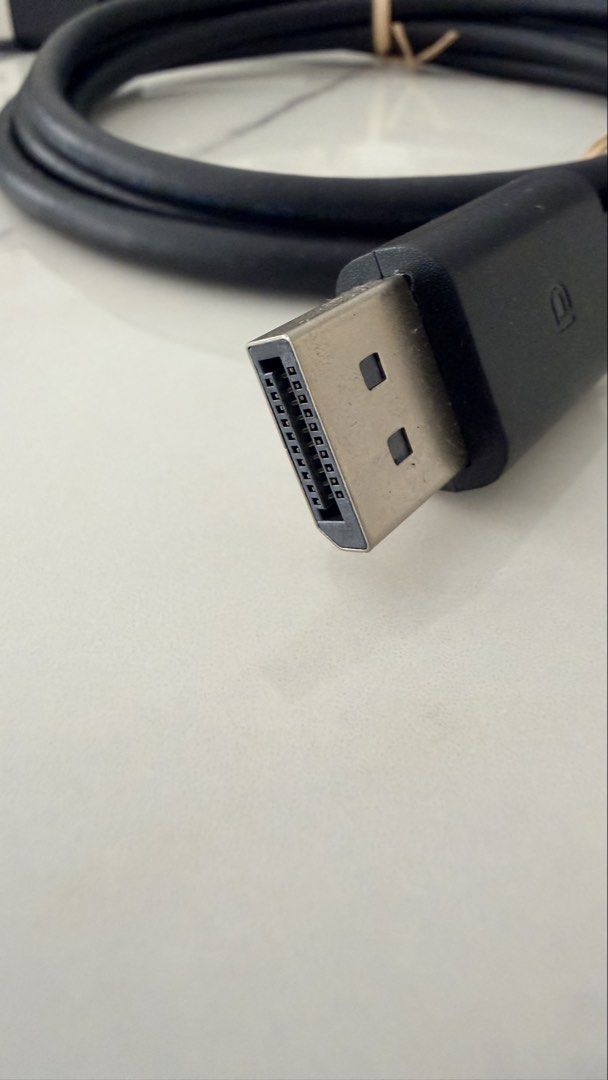 DisplayPort-to-DisplayPort cable513511313344440322