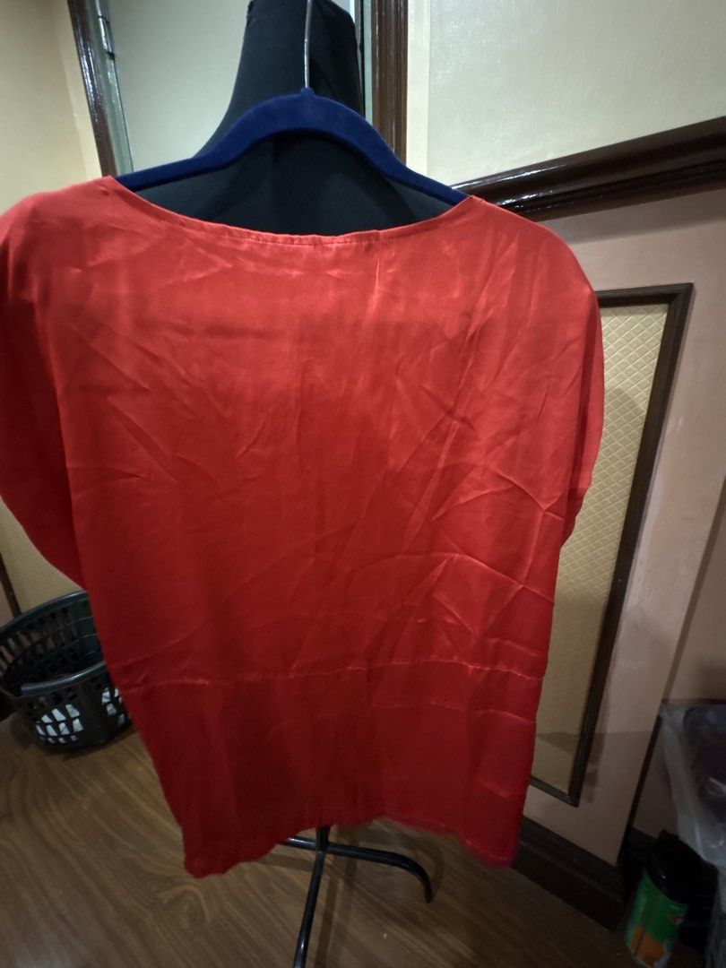 Encore Red Silk Blend Top Size M (Category: Sleeveless) located in Manila. Submitted by dig76 (Listing ID 1450606489, Image 3). Description: - Encore Red Top - Size: Medium (M) - Features: Tie detail at the front waist - Sleeves: Short sleeves - Style: Perfect for dressing up or down, suitable for casual wear or a night out.
