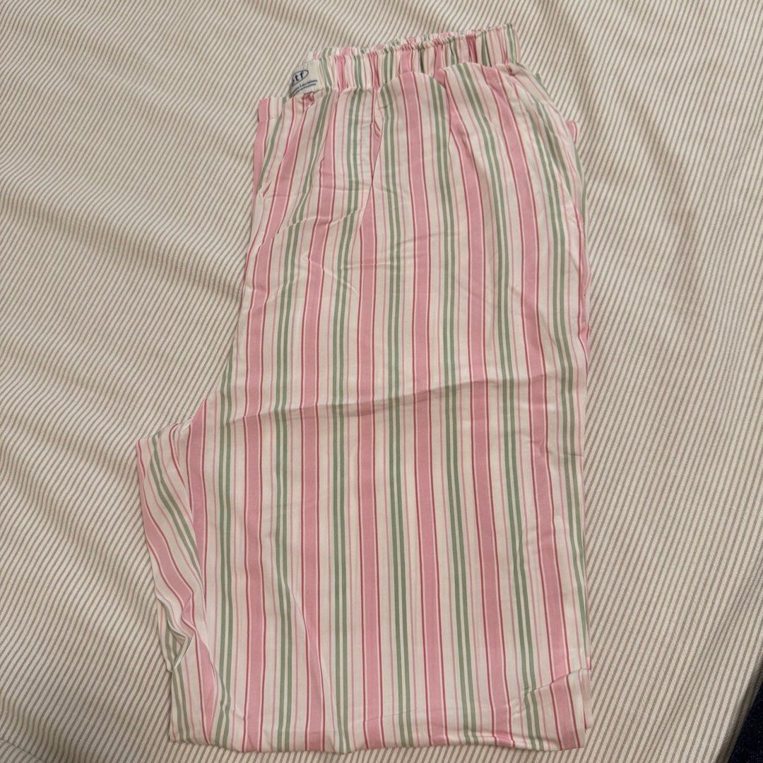 ETF Korea Pajama (Category: Undergarments & Loungewear) located in Quezon City. Submitted by stylesaverph (Listing ID 1450667075, Image 2). Description: Brand: ETF Bought: Korea Size : Medium Length: 95 cm Waist: 33 cm Material: cotton very smooth and soft Item in excellent condition price slightly negotiable .