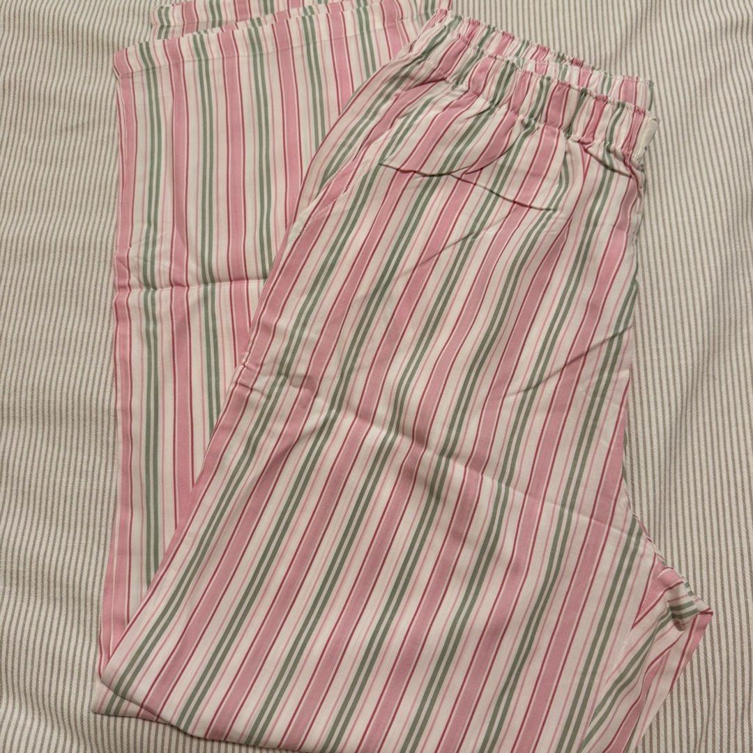 ETF Korea Pajama (Category: Undergarments & Loungewear) located in Quezon City. Submitted by stylesaverph (Listing ID 1450667075, Image 1). Description: Brand: ETF Bought: Korea Size : Medium Length: 95 cm Waist: 33 cm Material: cotton very smooth and soft Item in excellent condition price slightly negotiable .