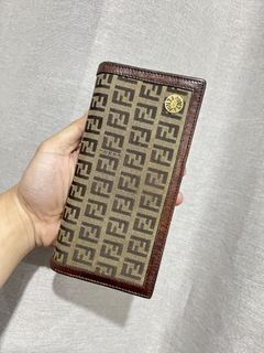 (Category: ) located in . Submitted by luxfinds2019 (Listing ID 1450555372, Image 1). Description: .