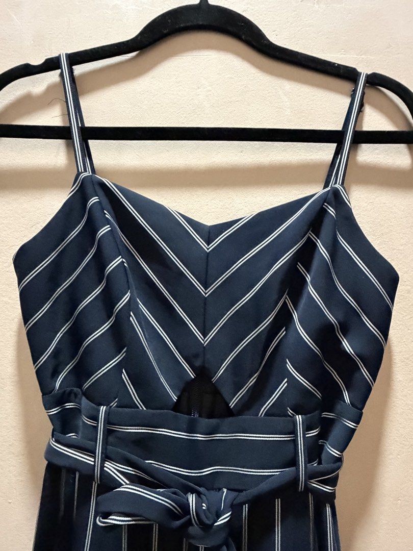 14-Forever/Ever New Sunday Stripes Jumpsuit (Category: Jumpsuits) located in Taguig. Submitted by house_of_petite (Listing ID 1450622000, Image 3). Description: I’ve been holding on to this for quite a while, thinking I might eventually find the right occasion to wear it. Sadly, that day never came. I wouldn’t really mind keeping it because it’s still in such great condition, but I’m posting here in case someone else could actually use it. It’s a