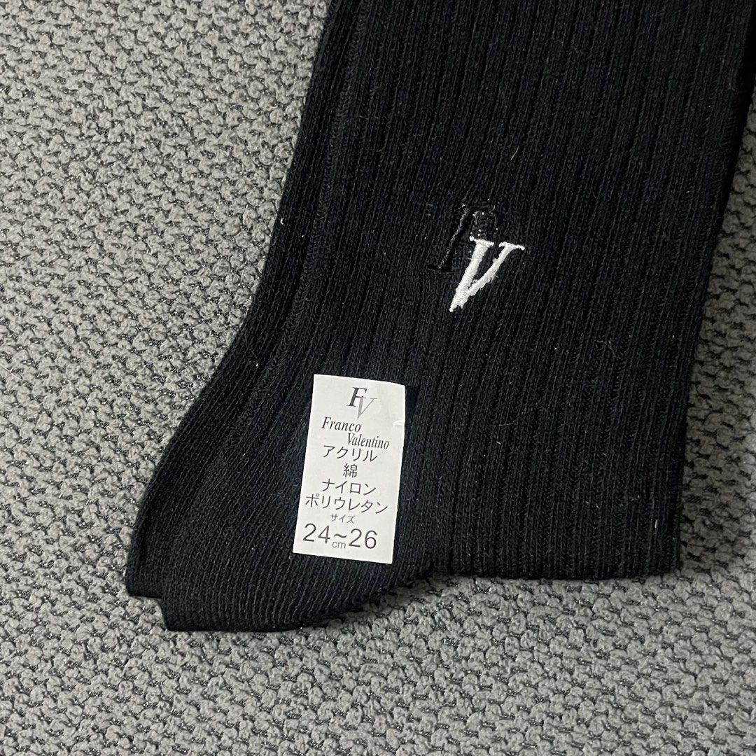 Franco Valentino Black Long Socks (Category: Socks) located in Silang. Submitted by f4iry4rch1ve (Listing ID 1450584366, Image 3). Description: Franco Valentino Black Long Socks 250 php+ sf Condition: 10/10 Size: 24-26 cm -authentic -from Japan - actual photos Note: Colors may vary due to lighting Please message me for shipping and payment method....