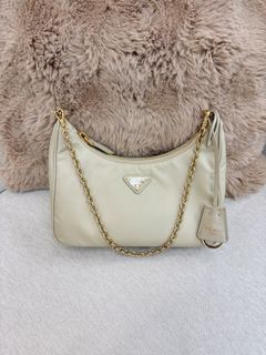 (Category: ) located in . Submitted by reluxuryco (Listing ID 1450698484, Image 1). Description: .