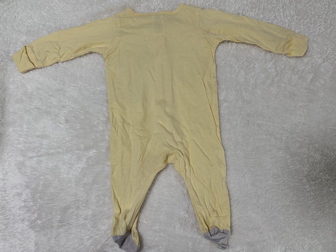 Gerber Baby Sleepsuits 0-3M (2 pcs) (Category: Babies & Kids Fashion) located in San Juan City. Submitted by ilovetigers (Listing ID 1450599380, Image 3). Description: Take all 400 - Set of 2 Gerber baby sleepsuits - Size: 0-3 months - Design 1: Yellow with 'happy together' giraffes - Design 2: Light blue & white stripes with elephant and giraffe - Material: 100% Cotton - Features: Front zip for easy dressing - Benefit: Keeps baby cozy and comfor