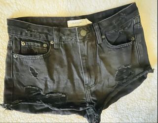 (Category: ) located in . Submitted by PreluVive (Listing ID 1450657719, Image 1). Description: .
