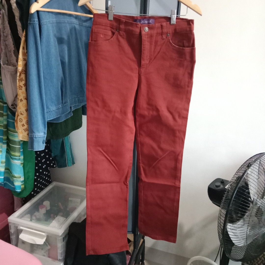 Gloria Vanderbilt Amanda Red Corduroy Pants (Category: Jeans) located in Solano. Submitted by bags_infinity (Listing ID 1450570229, Image 2). Description: 🌷waist: 30-32" 🌷 length: 38 ✨slightly negotiable ✨yes, available if still listed.