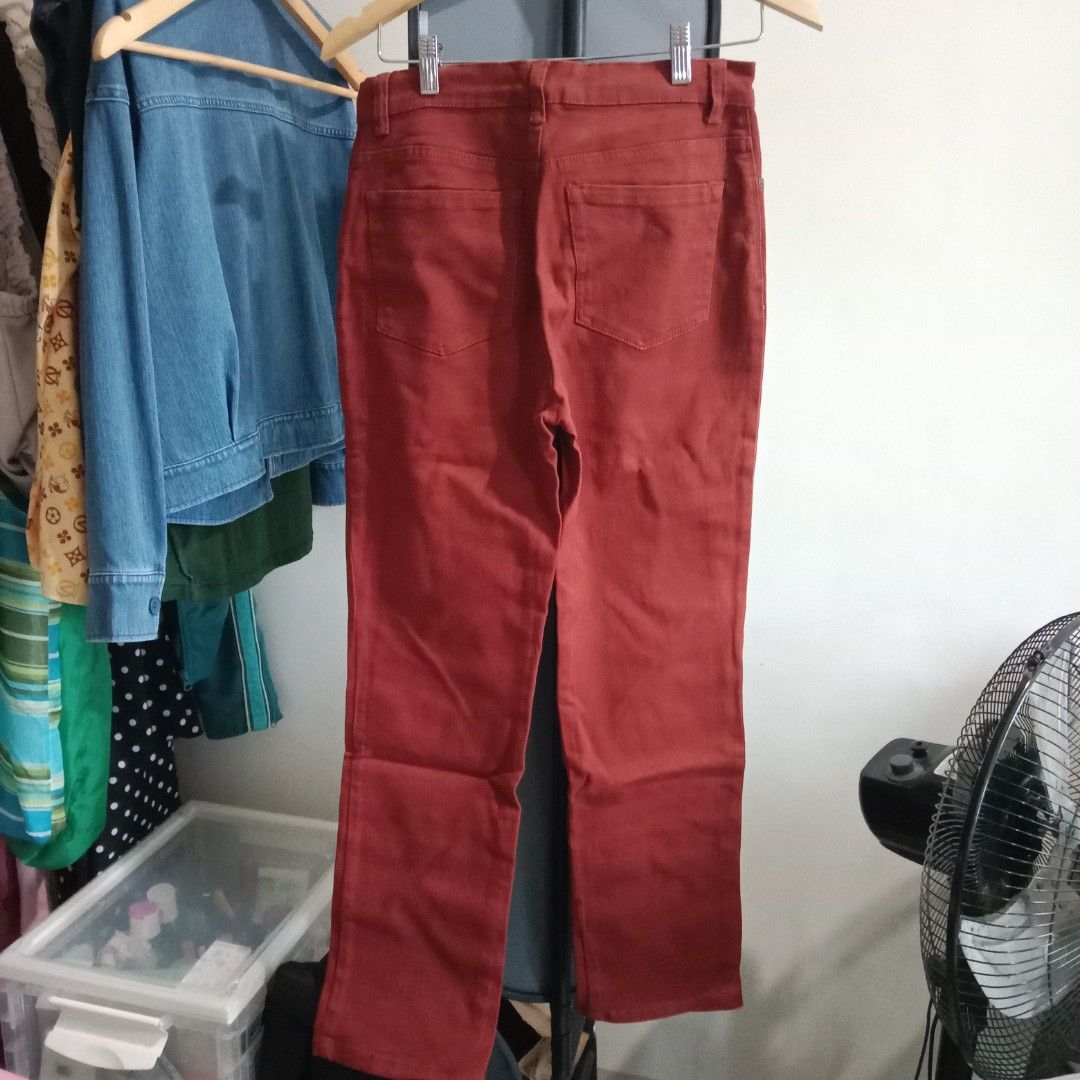 Gloria Vanderbilt Amanda Red Corduroy Pants (Category: Jeans) located in Solano. Submitted by bags_infinity (Listing ID 1450570229, Image 3). Description: 🌷waist: 30-32" 🌷 length: 38 ✨slightly negotiable ✨yes, available if still listed.