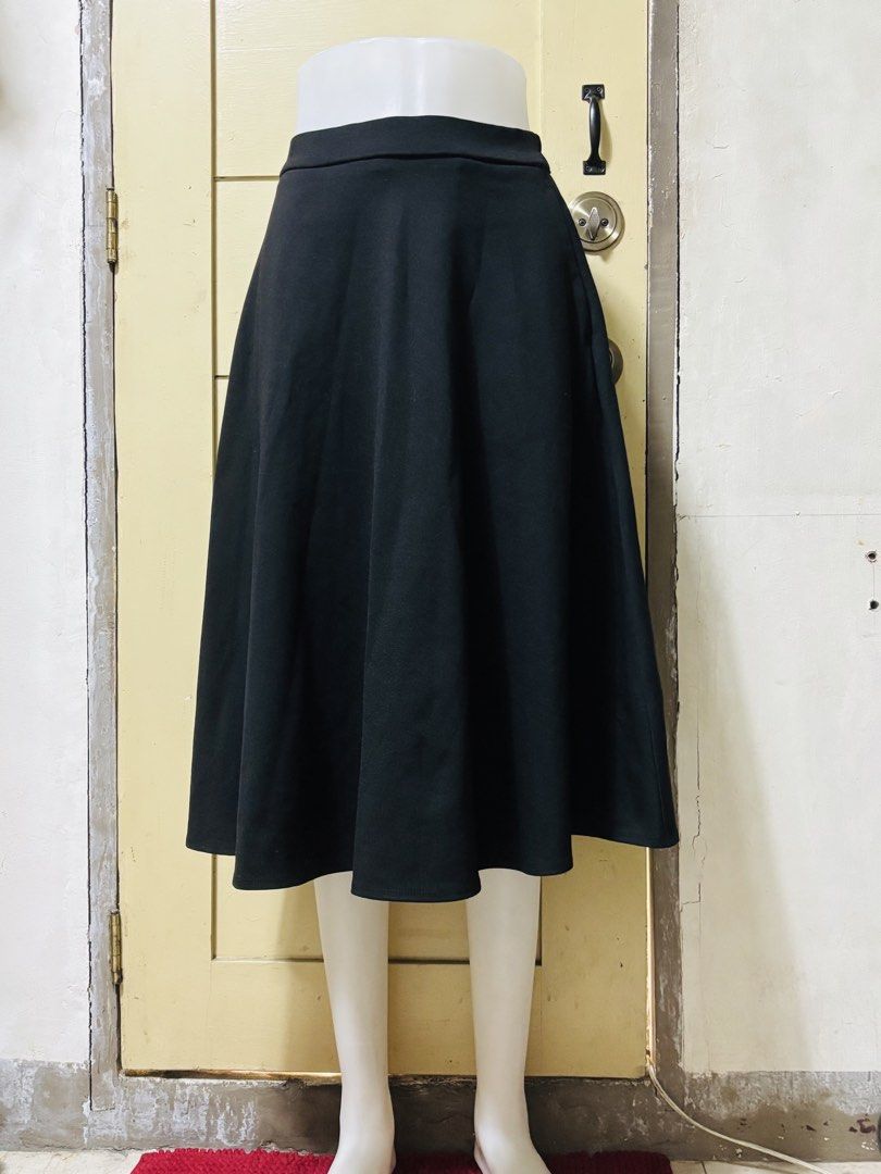 GU Black A-Line Midi Skirt, Women's Fashion, Bottoms, Skirts on Carousell