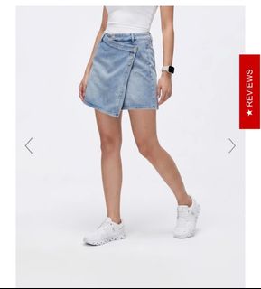 (Category: ) located in . Submitted by wardrobelover (Listing ID 1450689556, Image 1). Description: .