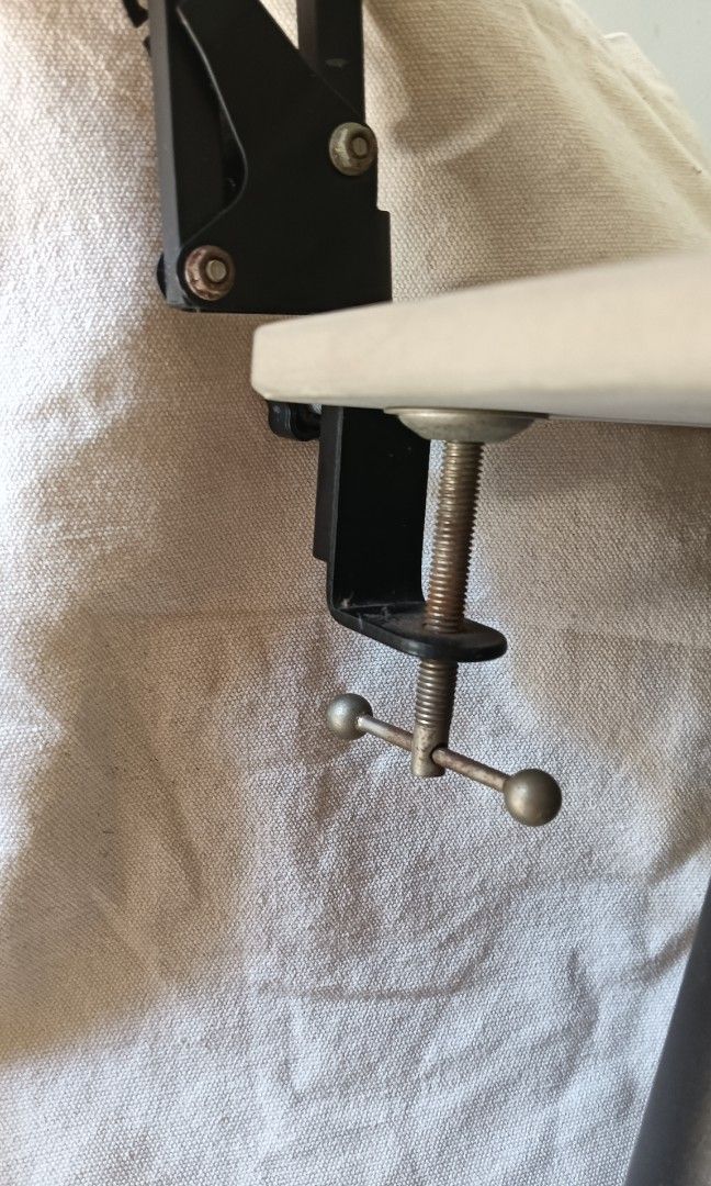 Handphone holder extendable arm (Category: Other Mobile & Gadget Accessories) located in Singapore. Submitted by swordtail (Listing ID 1450600708, Image 3). Description: Handphone holder extendable arm. well used not for fussy. Pick up from Upper Serangoon View 534042.