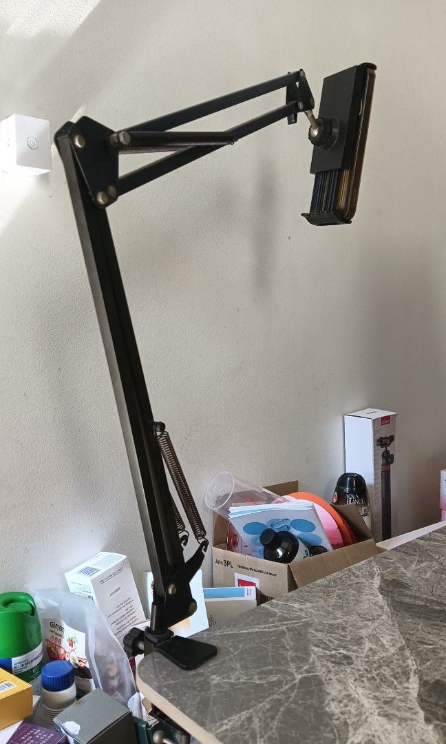 Handphone holder extendable arm (Category: Other Mobile & Gadget Accessories) located in Singapore. Submitted by swordtail (Listing ID 1450600708, Image 2). Description: Handphone holder extendable arm. well used not for fussy. Pick up from Upper Serangoon View 534042.