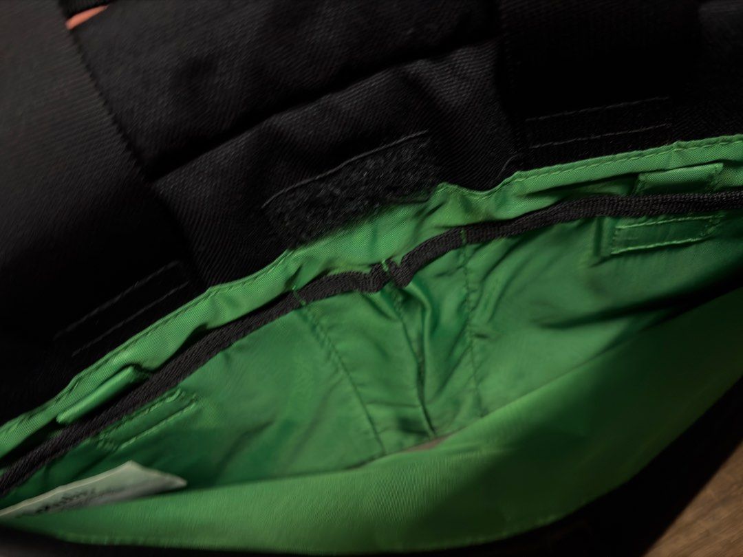 Hellolulu Laptop Bag (Category: Laptop Bags & Sleeves) located in Manila. Submitted by anabanana.23 (Listing ID 1450623107, Image 3). Description: Location: Sampaloc, Manila Brand New Hellolulu Laptop Bag - Tags still included - multiple pockets and padded - Fits a 13 inch laptop.
