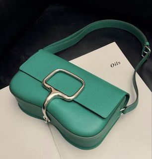（分類：）位於 。 由 bellize.luxury 提交（商品編號 1450520891，圖片 1）。簡介： 。