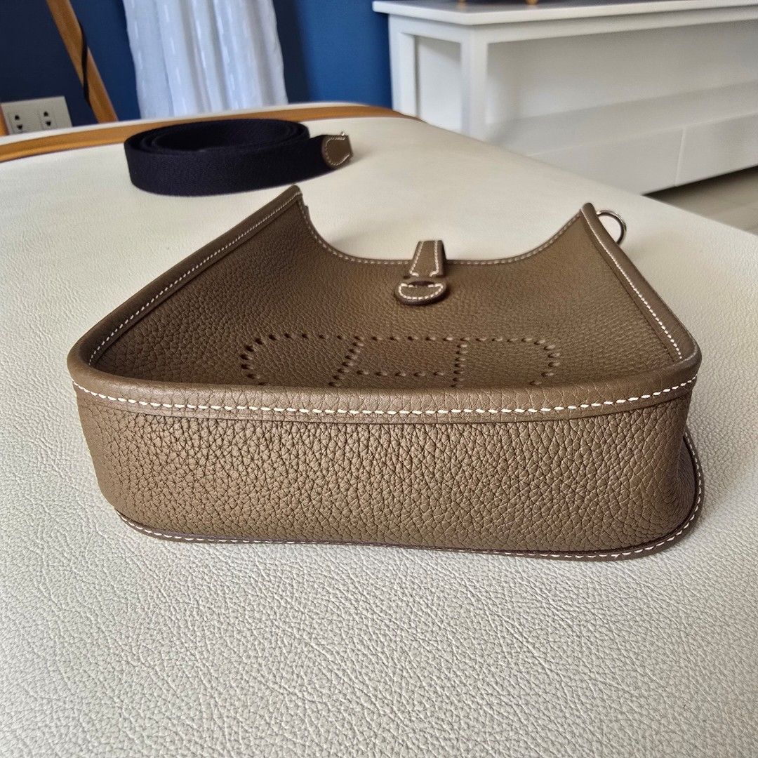 Hermes Evelyne TPM Etoupe Amazon Strap Palladium Hardware (Category: Luxury Bags & Wallets) located in Paranaque City. Submitted by portodimoda (Listing ID 1450544629, Image 2). Description: AUTHENTIC AND AVAILABLE!!! Stamp D With minimal signs of wear Comes with dustbags and box only .
