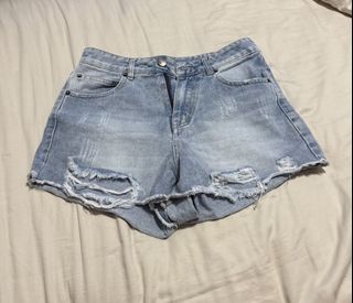 (Category: ) located in . Submitted by goodsupforgrabsss (Listing ID 1450595501, Image 1). Description: .