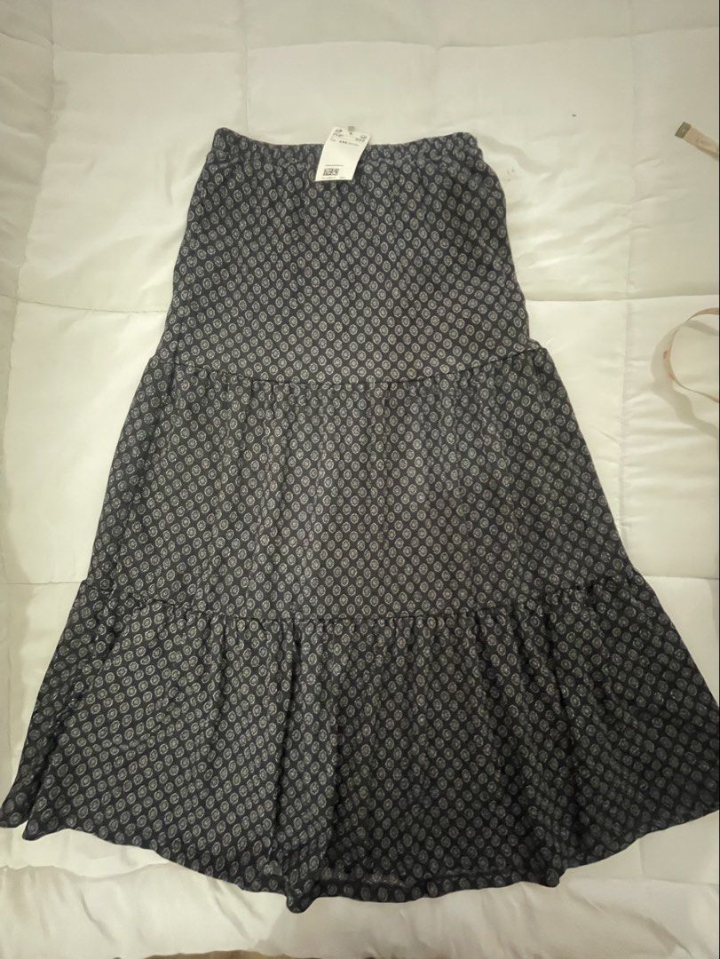 H&M boho skirt (Category: Announcements) located in Las Pinas. Submitted by silvader (Listing ID 1450534619, Image 1). Description: Bnwt 25in laid flat but garterized Xxs-small .