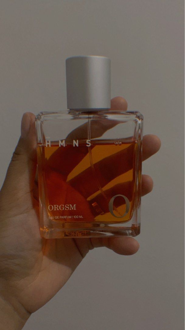 SOLD (Kategori: Parfum, Kuku & Lainnya) berada di Jakarta Pusat. Dikirim oleh prelovednyamela (ID iklan 1450716503, Gambar 1). Deskripsi: Isi masih banyak sesuai difoto. Dijual karena decluterring saja. Terlalu banyak parfume. Tp ini baunya enak bgt buat yg suka manis.