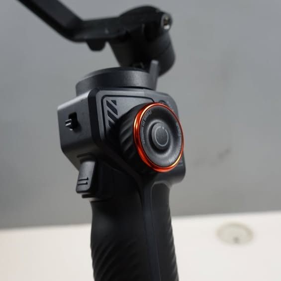 Hohem i Steady M6 Smartphone Gimbal (Category: Gimbals & Stabilizers ) located in Rizal. Submitted by epektuz_lab (Listing ID 1450581693, Image 3). Description: Used 2x (Like New). Payment Methods: GCash, Maya, or BPI 📦 Shipping fee is at the buyer’s expense. 🚚 The buyer will book and arrange the shipping..