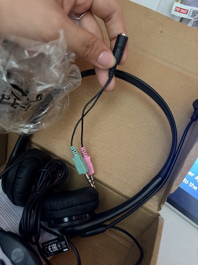 HP Business Headset V2 (Category: Headphones & Headsets) located in Cavite. Submitted by diveul (Listing ID 1450619481, Image 2). Description: For sale Open for meet up: IMUS & MOA With BOX.