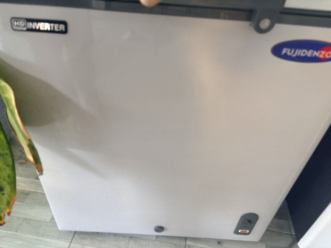 Ice Machine Maker + Fujidenzo Inverter Chest Freezer (Category: Refrigerators and Freezers) located in Bacoor. Submitted by aambroseee (Listing ID 1450732374, Image 3). Description: 📦 Inclusions (All-in, Gagamitin Mo Na Lang!): Ice Machine Maker (Slightly used, pinagana lang ng mga 9 times para i-test at gamitin saglit. Parang bago pa talaga!) Fujidenzo Inverter Chest Freezer (Matipid sa kuryente, perfect pang-stock ng yelo) Water Filtration Sys