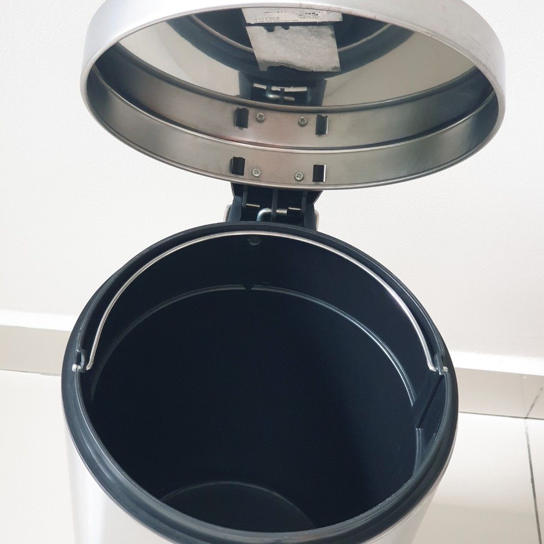 IKEA STRAPATS Pedal Bin Stainless Steel 12L Matte Silver Black Medium Garbage Waste Trash Can Lift Lid Cover Storage Sorting Handle Carry Removable Inner Bucket Hands Free Kitchen Cafe Restaurant Bathroom Bedroom Home Office Sleek Minimalist Industrial (Category: Waste Bins & Bags) located in Kuala Lumpur. Submitted by soulshopper (Listing ID 1450638156, Image 3). Description: 📍 Self pick-up at section 10 wangsa maju • Only used for general tras