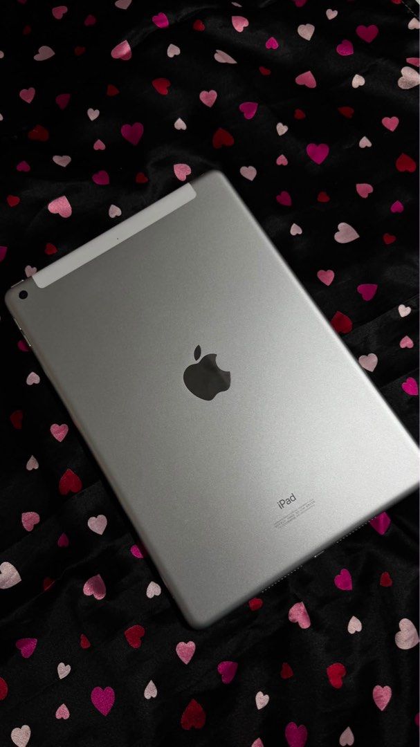 iPad 7th gen 128 gb (Category: iPad) located in Carmona. Submitted by nicolesll (Listing ID 1450594734, Image 2). Description: 100% LEGIT mag uupgrade lang. I can give you my soc med for better transaction..