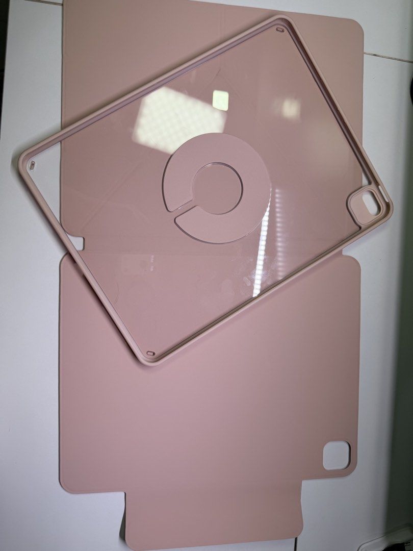 Ipad pro 12.9in case (Category: Cases & Sleeves) located in Cavite. Submitted by jamalinao (Listing ID 1450640787, Image 3). Description: - Pink case designed for iPad Pro 12.9-inch - Features a versatile origami stand for various viewing angles - Includes a convenient holder for your Apple Pencil - Soft interior lining to protect your device -Please take note of the stain at the back of the case.