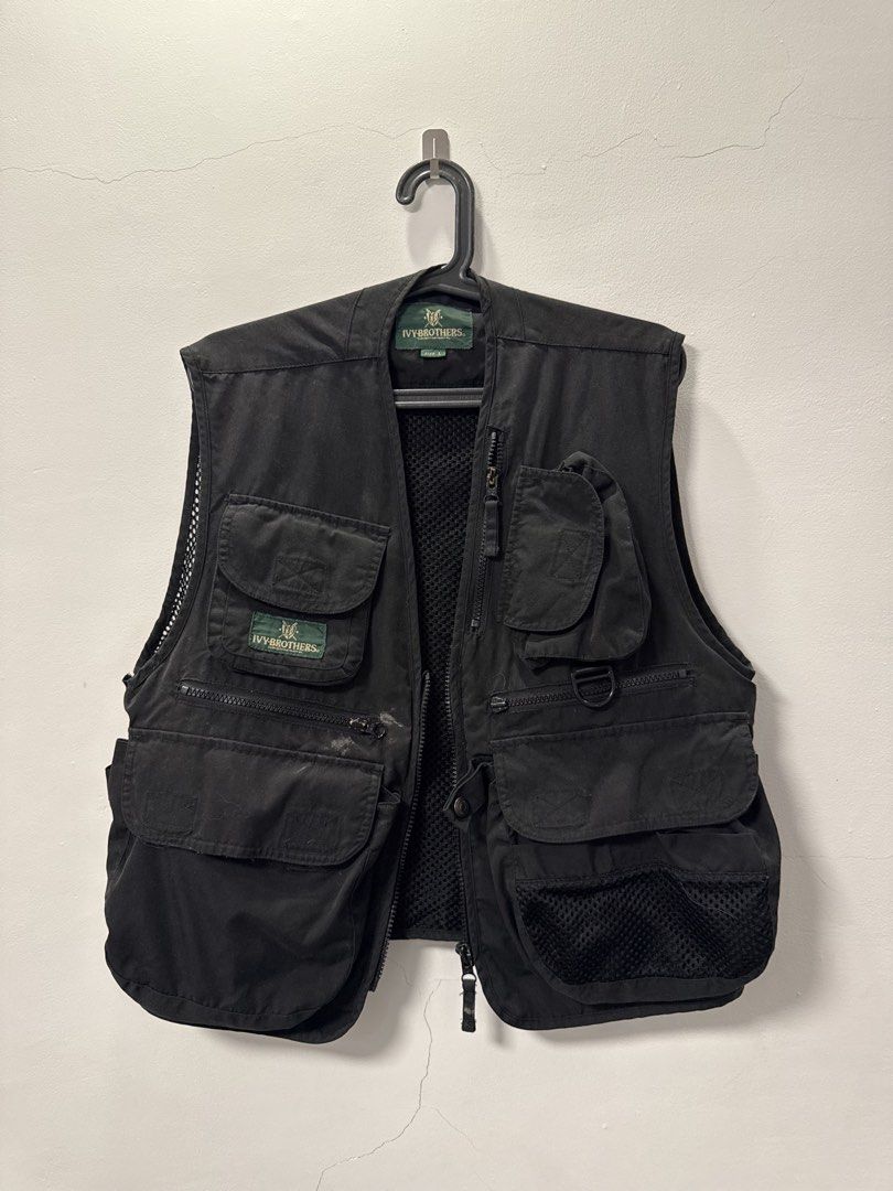IVY BROTHERS Black Utility Vest (Category: Vests) located in Manila. Submitted by lostnfound_ph (Listing ID 1450620634, Image 1). Description: - IVY BROTHERS black utility vest - Multiple pockets for ample storage - Mesh side panels for enhanced breathability - Full front zipper closure - Ideal for outdoor activities or as a stylish layering piece.
