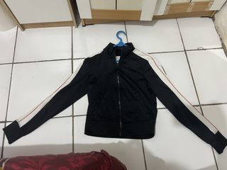 (Kategori: ) berada di . Dikirim oleh dstianaa (ID iklan 1450652441, Gambar 1). Deskripsi: .