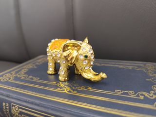 (Category: ) located in . Submitted by thriftteata (Listing ID 1450566667, Image 1). Description: .