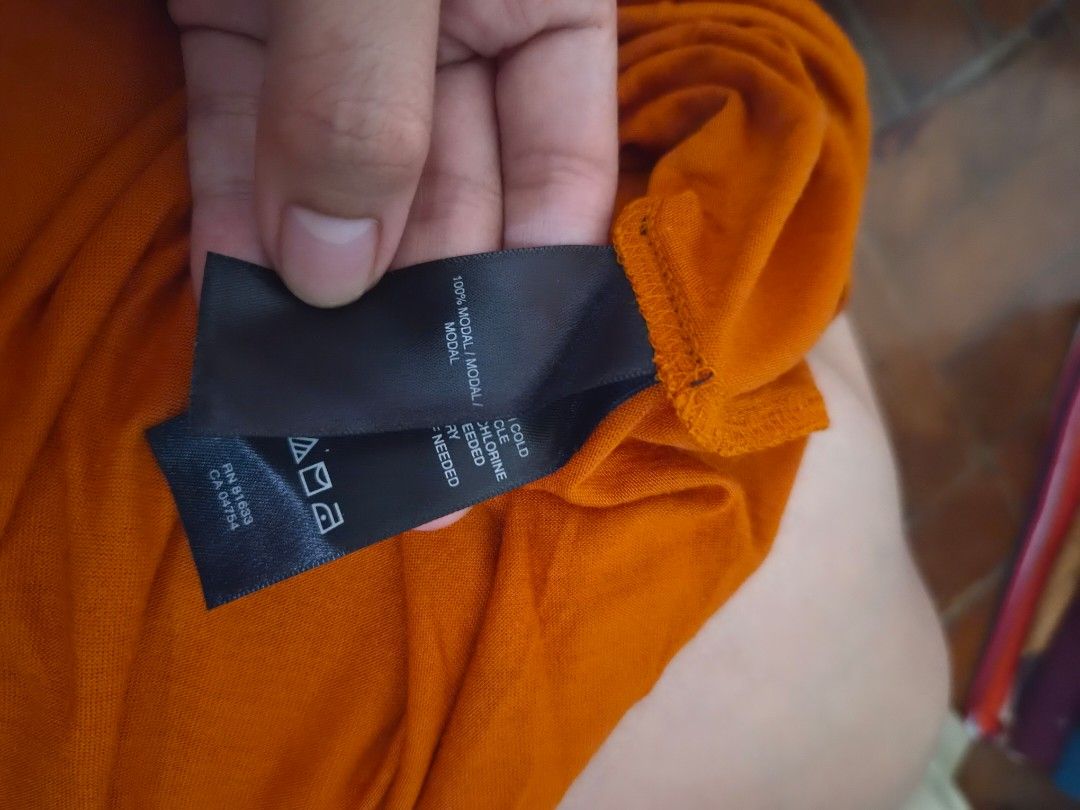 Kenneth Cole - Cotton Top (Large) (Category: Blouses) located in Las Pinas. Submitted by ajbash (Listing ID 1450612690, Image 2). Description: body hugging. sobrang lambot ng tela. once lang nagamit..