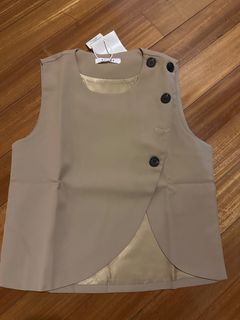 (Category: ) located in . Submitted by fashion469 (Listing ID 1450676739, Image 1). Description: .