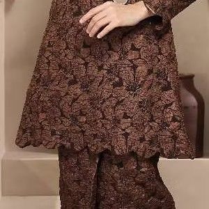 Kurung Guzel Brocade (Category: Baju Kurung & sets) located in Tampin. Submitted by syf_qaa (Listing ID 1450662896, Image 3). Description: Berminat boleh chat saya. Harga termasuk pos kecuali SABAH SARAWAK (Penambahan RM7 1kg ) .Pembayaran melalui TRANSFER/BANK IN SAHAJA . SERIOUS BUYERS ONLY ‼️. Terima kasih.