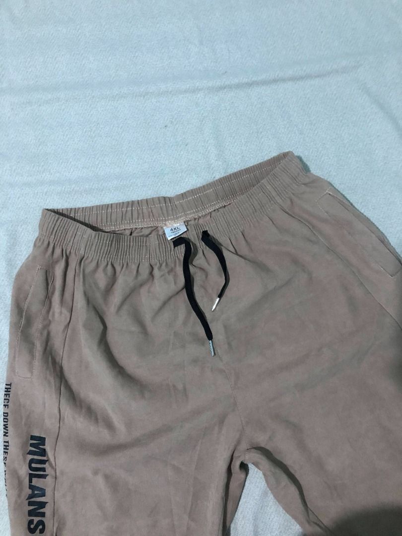 (L-3XL) Plus size Men's Sweat Pants/Jeans (Category: Jeans) located in Calamba. Submitted by crlnnxx (Listing ID 1450659057, Image 2). Description: 💵 ┇90 each ୨୧ ┇rfs: decluttering 📍 ┇loc: Calamba, Laguna 🚗 ┇can do shipping via j&t, sf will be shouldered by the buyer 📍 ┇can do meet ups within calamba, or near anywhere nearby. 💵 ┇mop: Gcash/gotyme 📍 Brown Sweatpants Waist: 32 - 45 inches Length: 38 inches Size: L-3XL 📍 Black Sweat Pants Iss