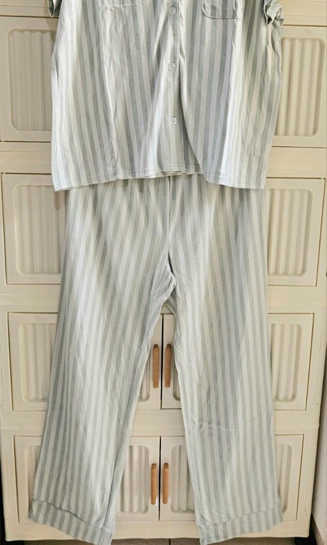 LAURA ASHLEY PAJAMAS (Kategori: Pakaian - Lainnya) berada di Jakarta Pusat. Dikirim oleh rinni14 (ID iklan 1450550431, Gambar 2). Deskripsi: stretch, super nyaman dan lembut warna: mint green.