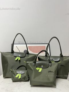 (Category: ) located in . Submitted by fashion.luxe (Listing ID 1450680945, Image 1). Description: .