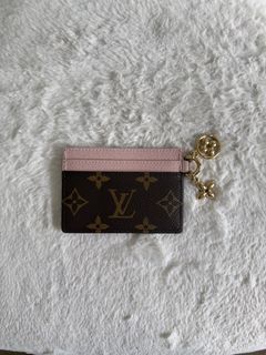 (Category: ) located in . Submitted by closet24 (Listing ID 1450551207, Image 1). Description: .