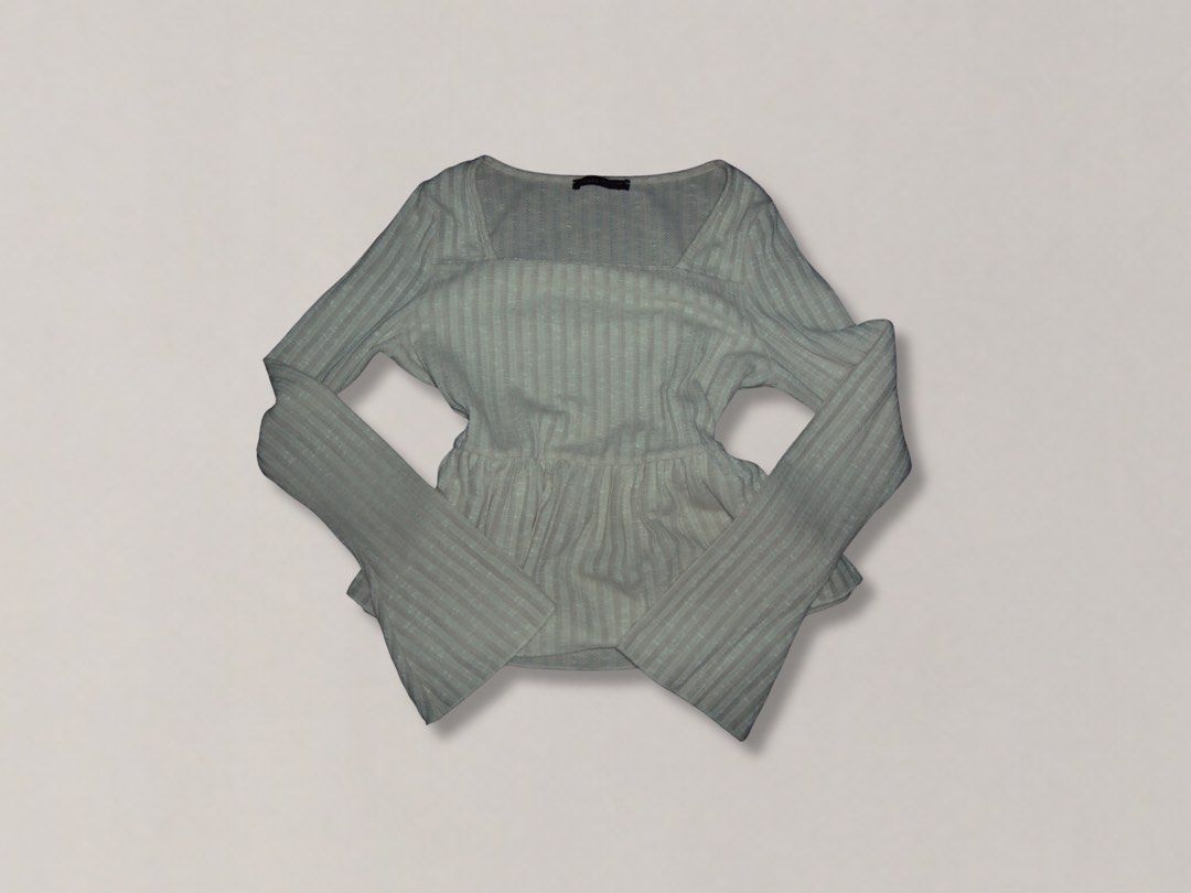 Lovito White Ribbed Peplum Long Sleeve Top (Category: Sleeveless) located in Candon. Submitted by czaeya (Listing ID 1449006230, Image 1). Description: ♡ Color: White ♡ Ribbed knit fabric ♡ Square neckline ♡ Long sleeves ♡ ask for more pics if interested! (: .