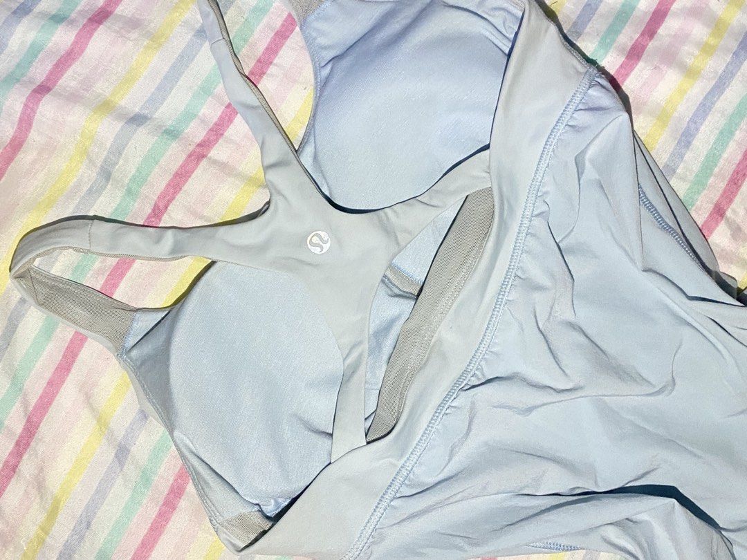 Lululemon sportswear blue top (Category: Activewear) located in Paranaque City. Submitted by musesha (Listing ID 1450710459, Image 3). Description: RFS: would keep but too loose sa bust ko, and not an active person always :( loc: Parañaque mod: lalamove/j&t mop: gcash.