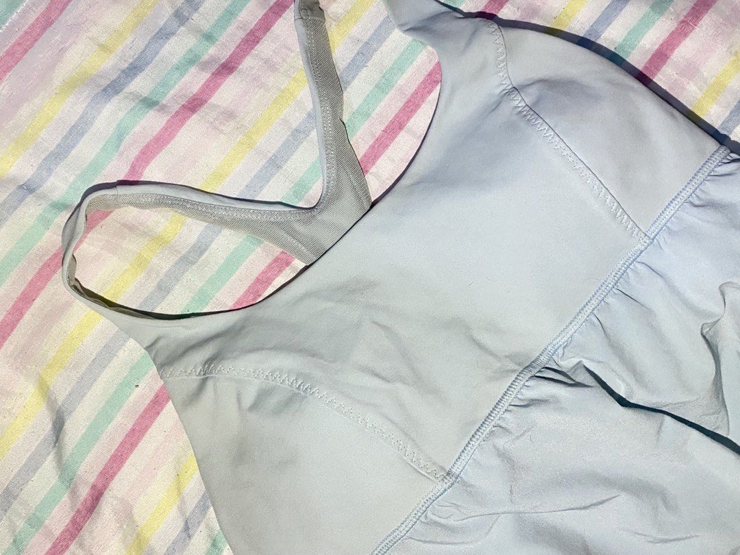 Lululemon sportswear blue top (Category: Activewear) located in Paranaque City. Submitted by musesha (Listing ID 1450710459, Image 2). Description: RFS: would keep but too loose sa bust ko, and not an active person always :( loc: Parañaque mod: lalamove/j&t mop: gcash.