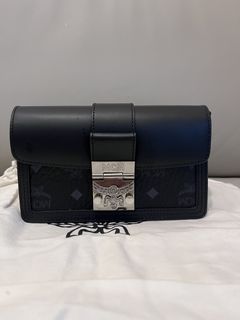 （分類：）位於 。 由 lingona 提交（商品編號 1450613847，圖片 1）。簡介： 。