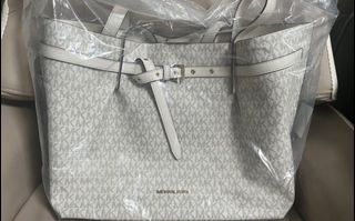 （分類：）位於 。 由 monmon0702 提交（商品編號 1450541064，圖片 1）。簡介： 。