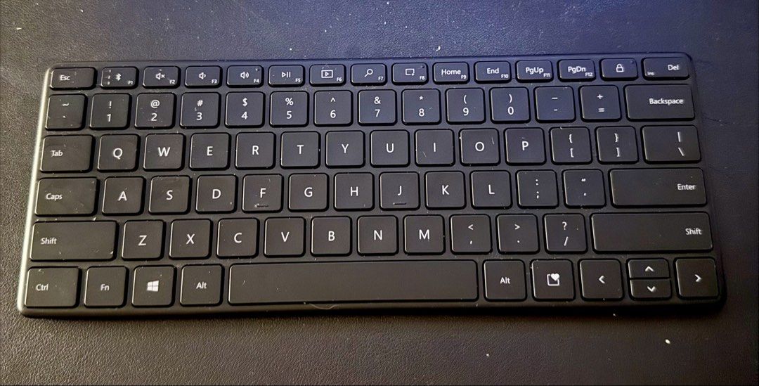 Microsoft Designer Compact Keyboard513948837678960641