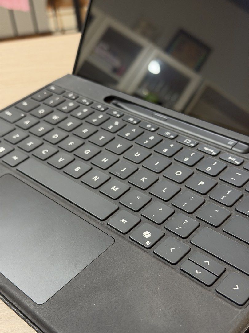 Microsoft Surface Pro 11 with Keyboard513511322551603201